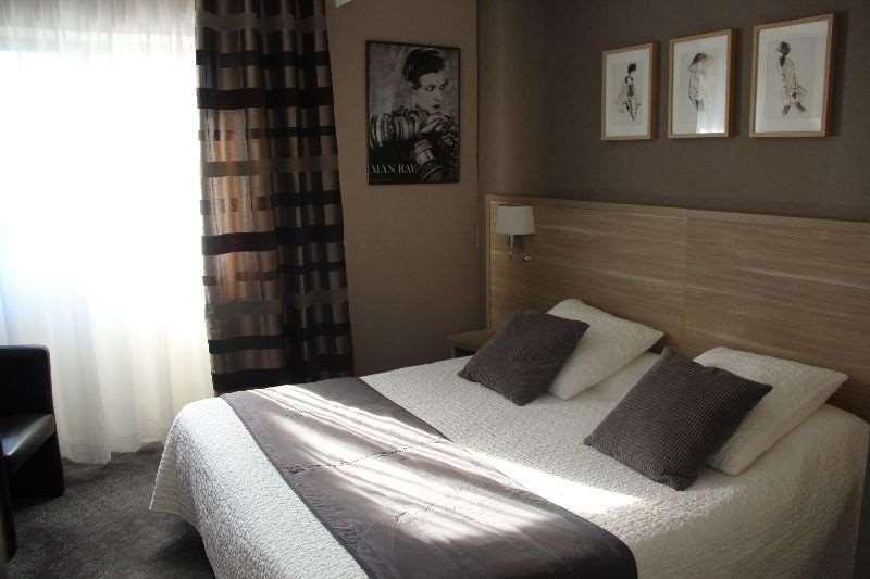 Brit Hotel Le Cygne Saint-Hilaire-du-Harcouët 客房 照片