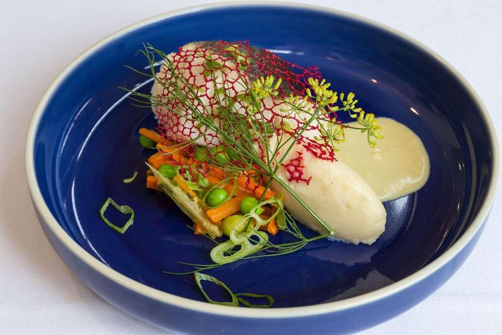 Brit Hotel Le Cygne Saint-Hilaire-du-Harcouët 餐厅 照片