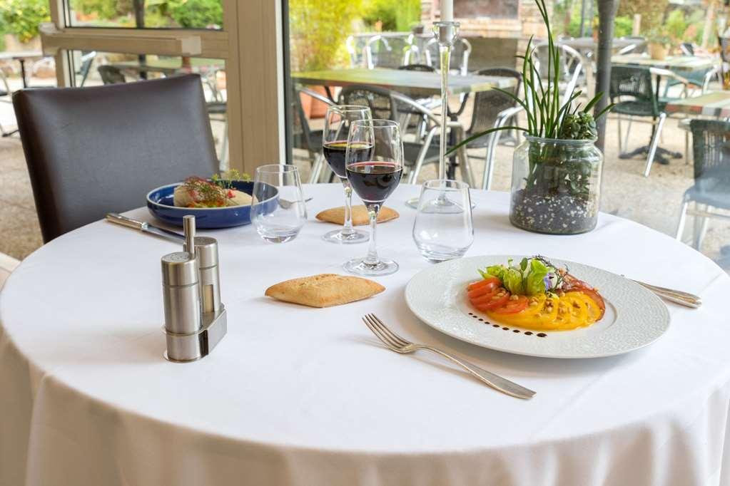 Brit Hotel Le Cygne Saint-Hilaire-du-Harcouët 餐厅 照片