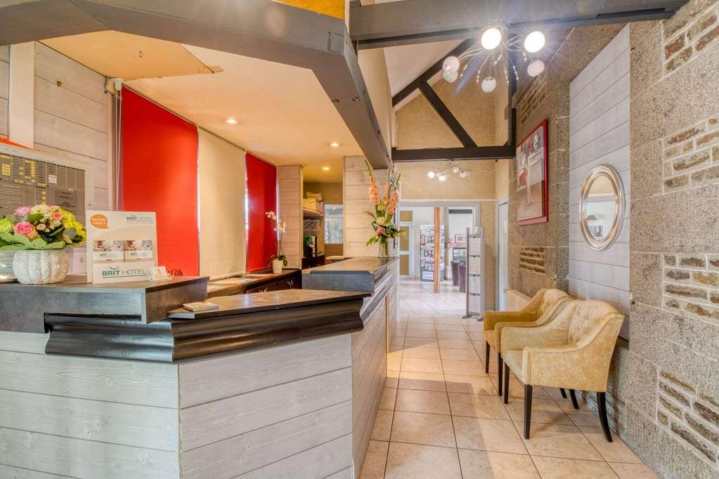Brit Hotel Le Cygne Saint-Hilaire-du-Harcouët 内观 照片