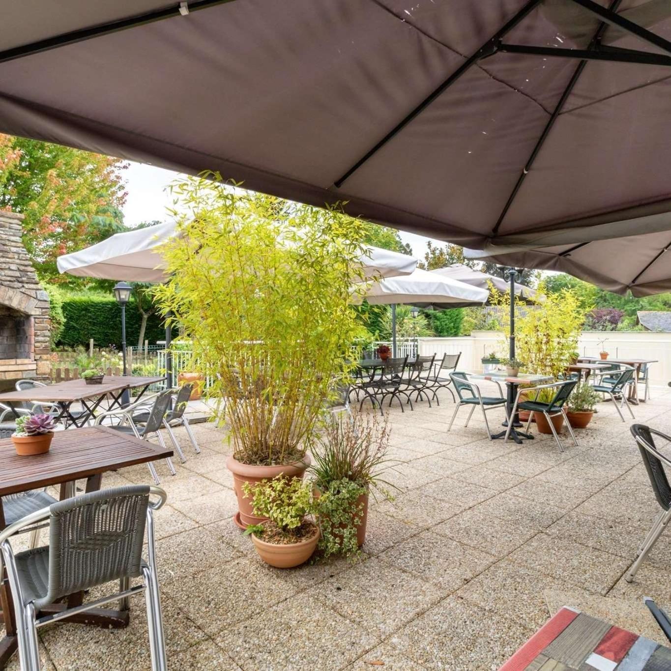 Brit Hotel Le Cygne Saint-Hilaire-du-Harcouët 外观 照片
