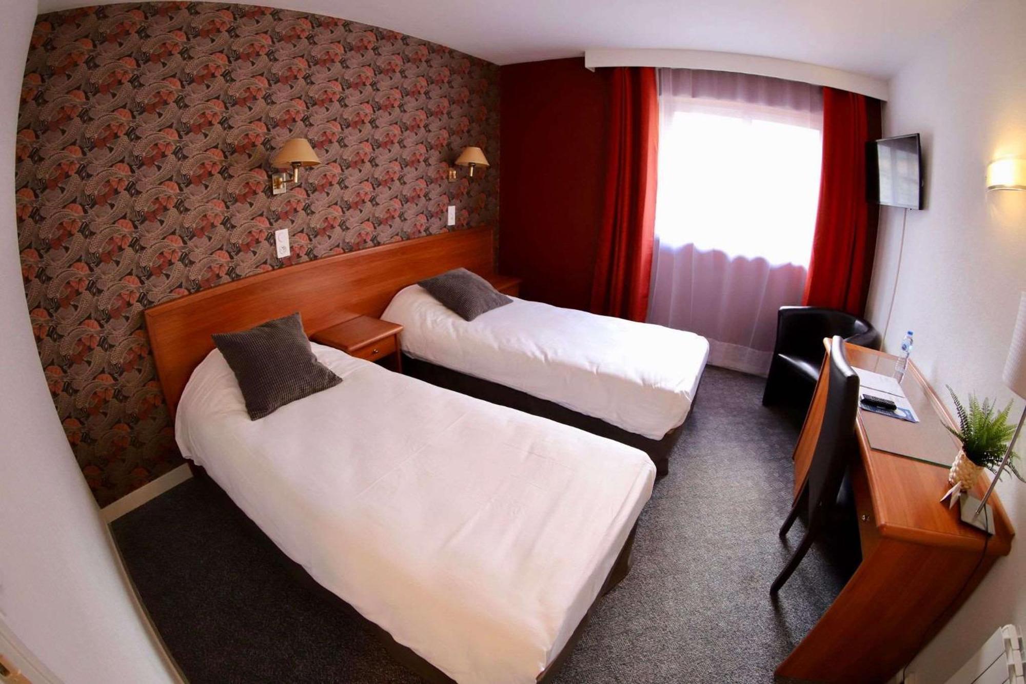 Brit Hotel Le Cygne Saint-Hilaire-du-Harcouët 外观 照片
