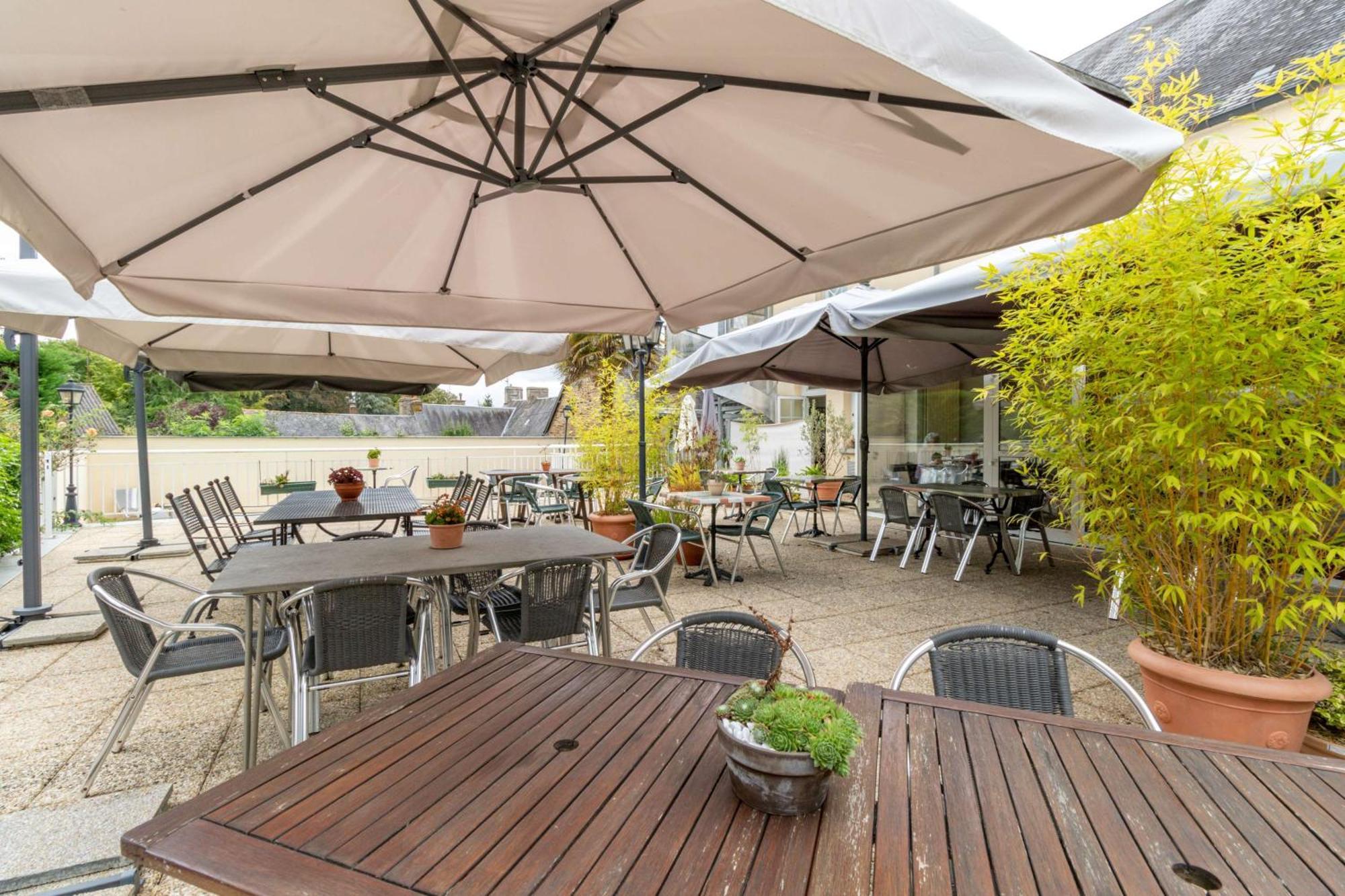 Brit Hotel Le Cygne Saint-Hilaire-du-Harcouët 外观 照片