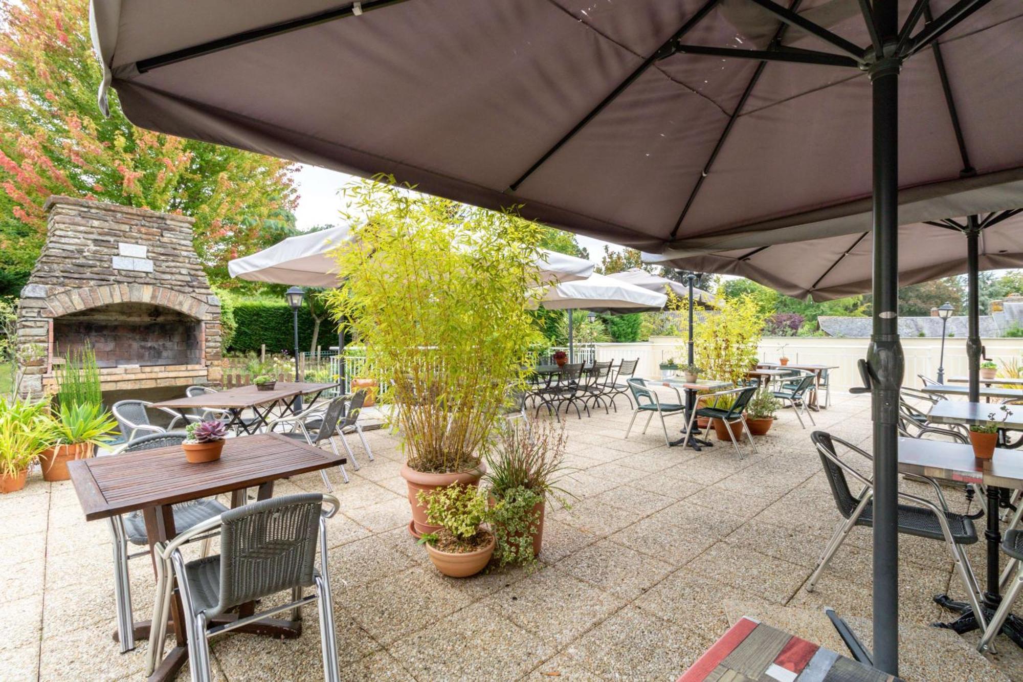 Brit Hotel Le Cygne Saint-Hilaire-du-Harcouët 外观 照片