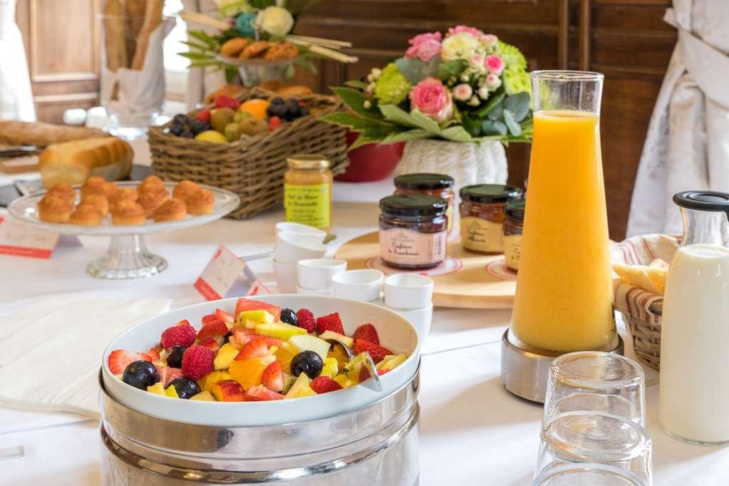 Brit Hotel Le Cygne Saint-Hilaire-du-Harcouët 餐厅 照片