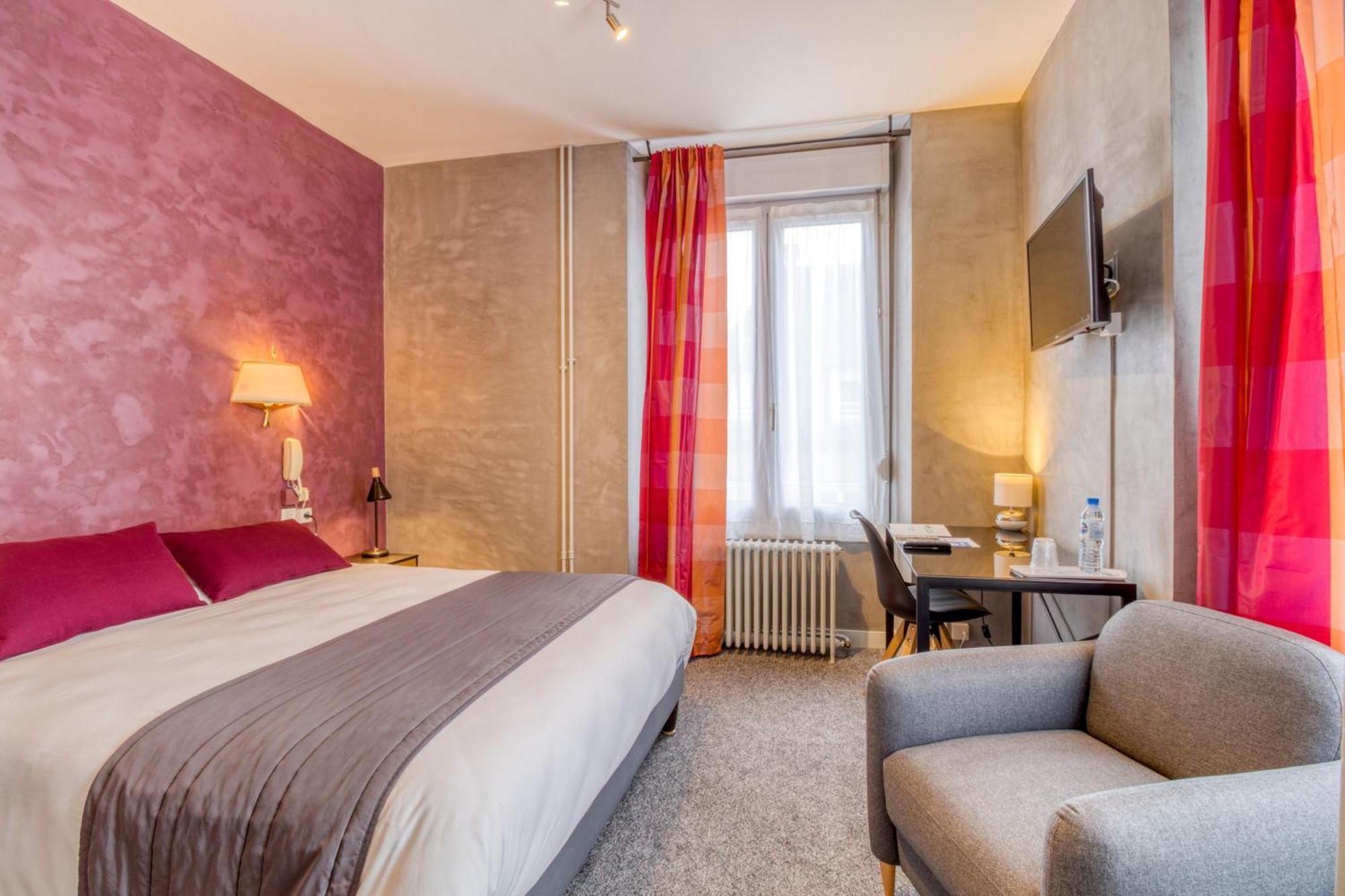 Brit Hotel Le Cygne Saint-Hilaire-du-Harcouët 外观 照片