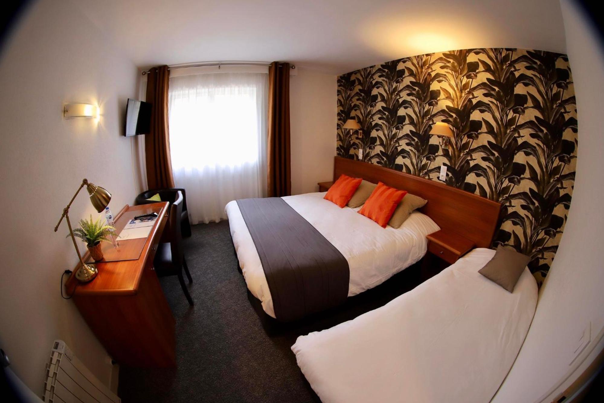 Brit Hotel Le Cygne Saint-Hilaire-du-Harcouët 外观 照片