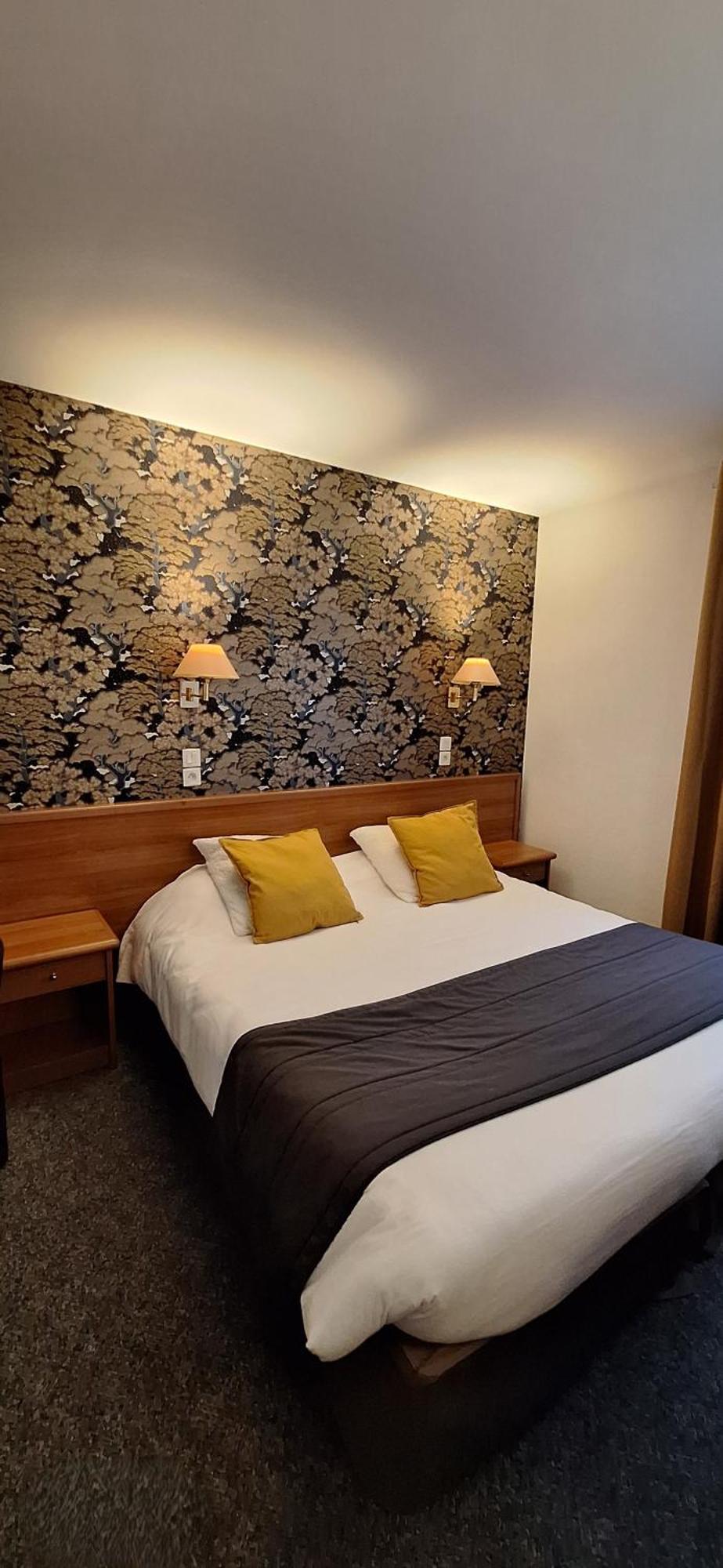 Brit Hotel Le Cygne Saint-Hilaire-du-Harcouët 外观 照片