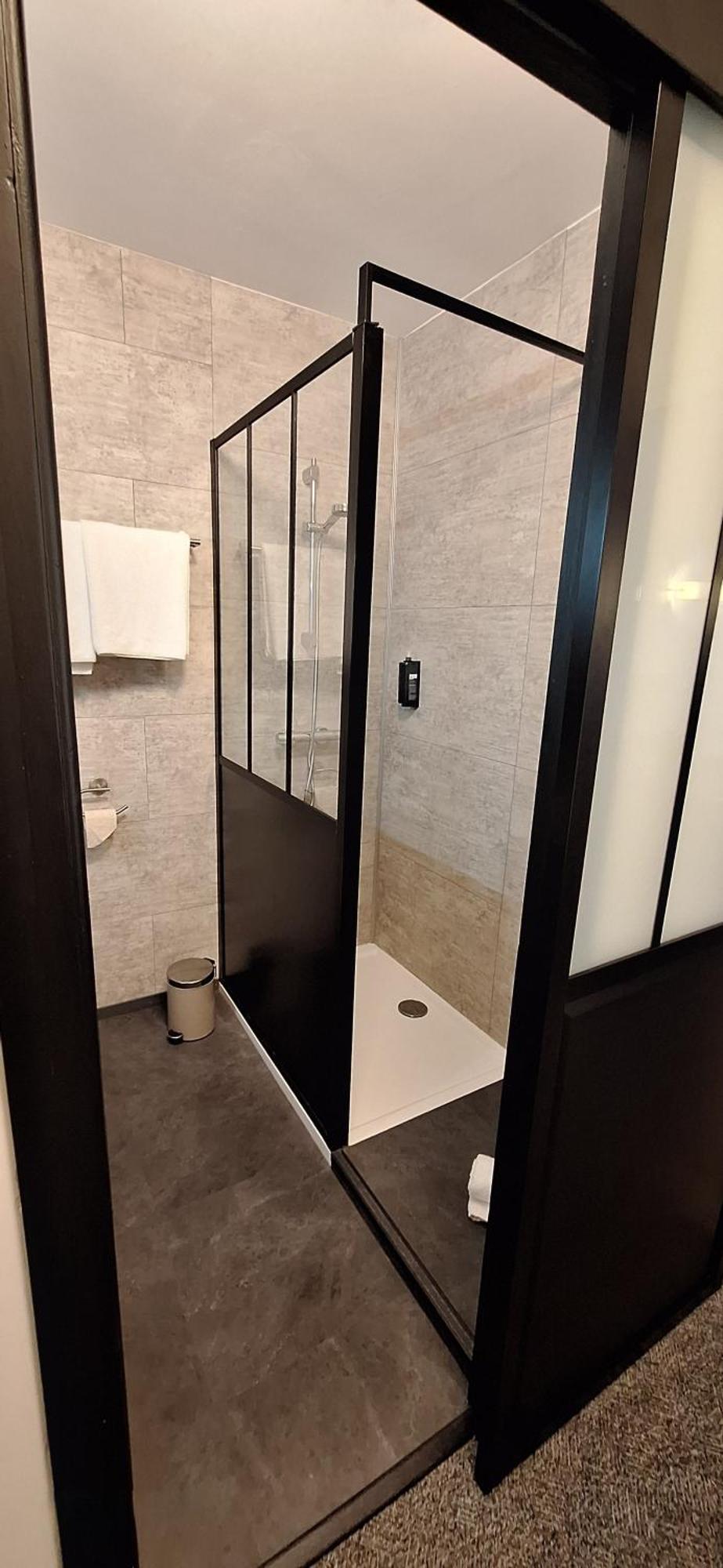 Brit Hotel Le Cygne Saint-Hilaire-du-Harcouët 外观 照片