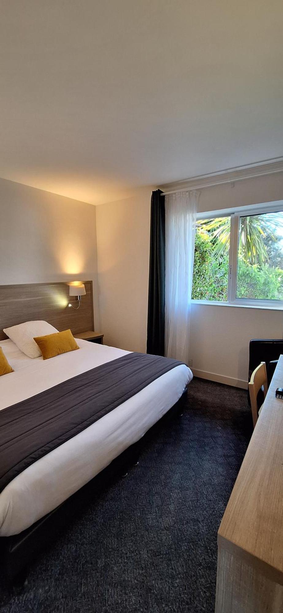 Brit Hotel Le Cygne Saint-Hilaire-du-Harcouët 外观 照片