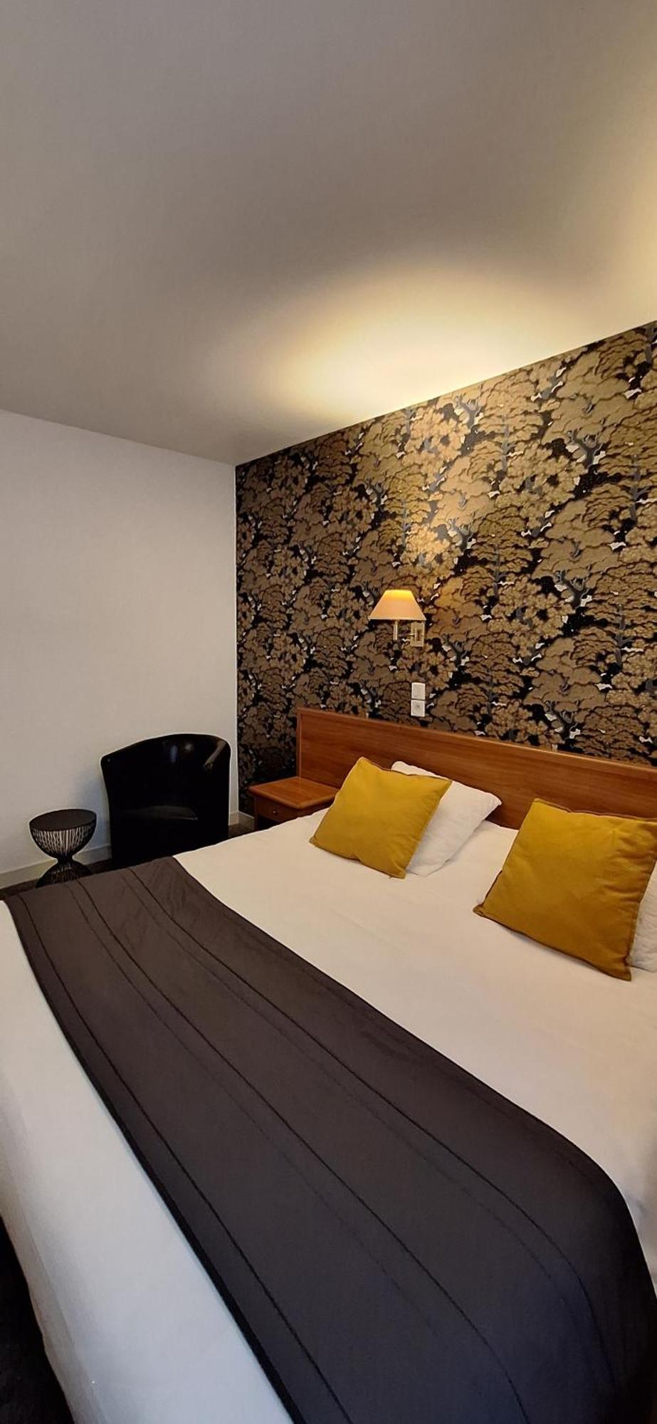 Brit Hotel Le Cygne Saint-Hilaire-du-Harcouët 外观 照片