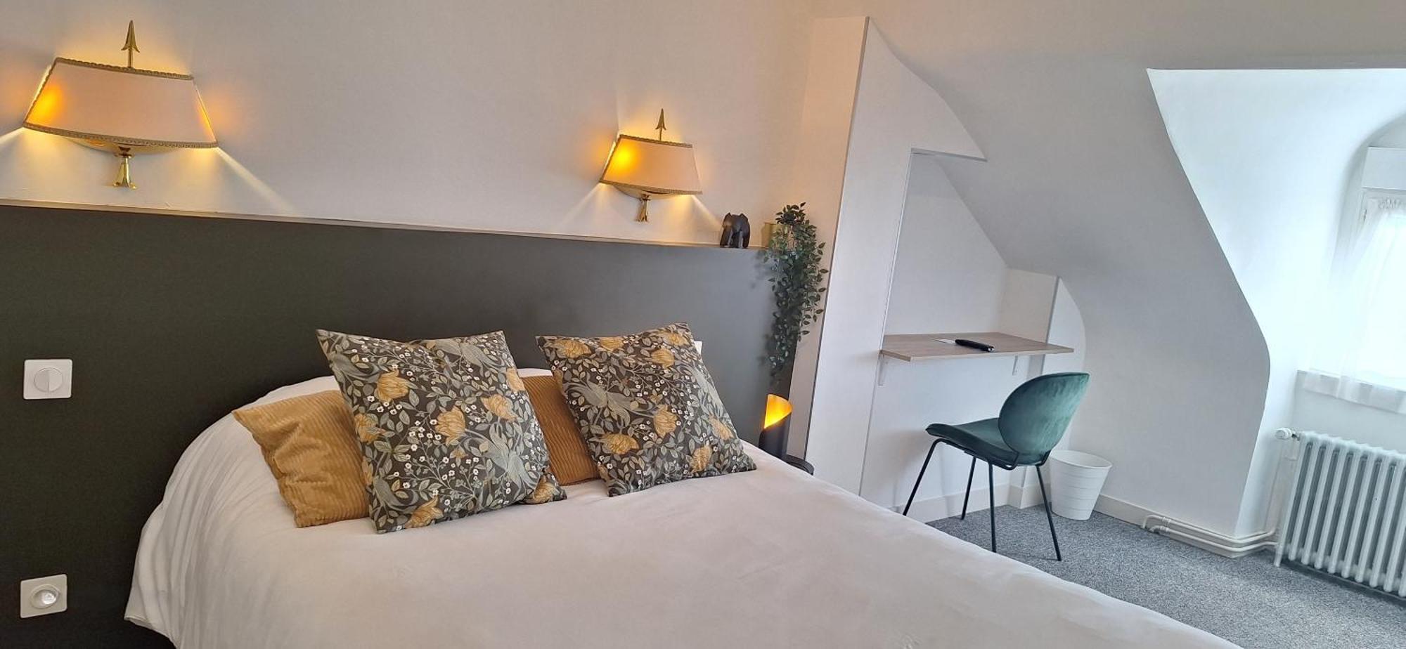 Brit Hotel Le Cygne Saint-Hilaire-du-Harcouët 外观 照片