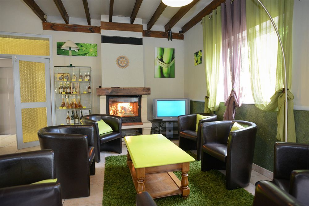 Brit Hotel Le Cygne Saint-Hilaire-du-Harcouët 外观 照片