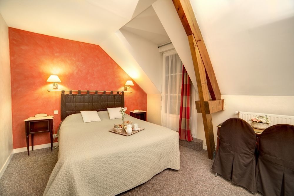 Brit Hotel Le Cygne Saint-Hilaire-du-Harcouët 外观 照片