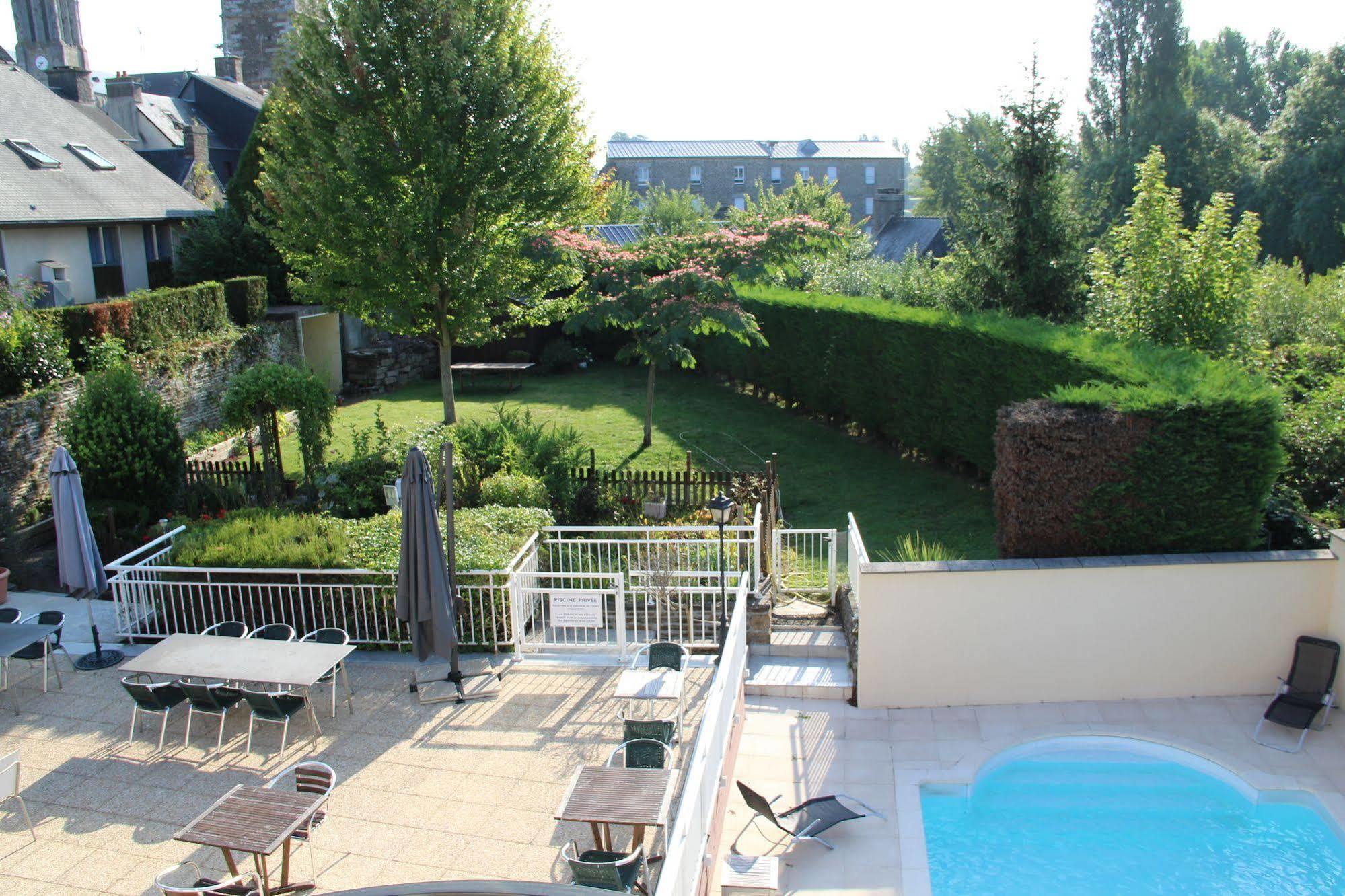 Brit Hotel Le Cygne Saint-Hilaire-du-Harcouët 外观 照片