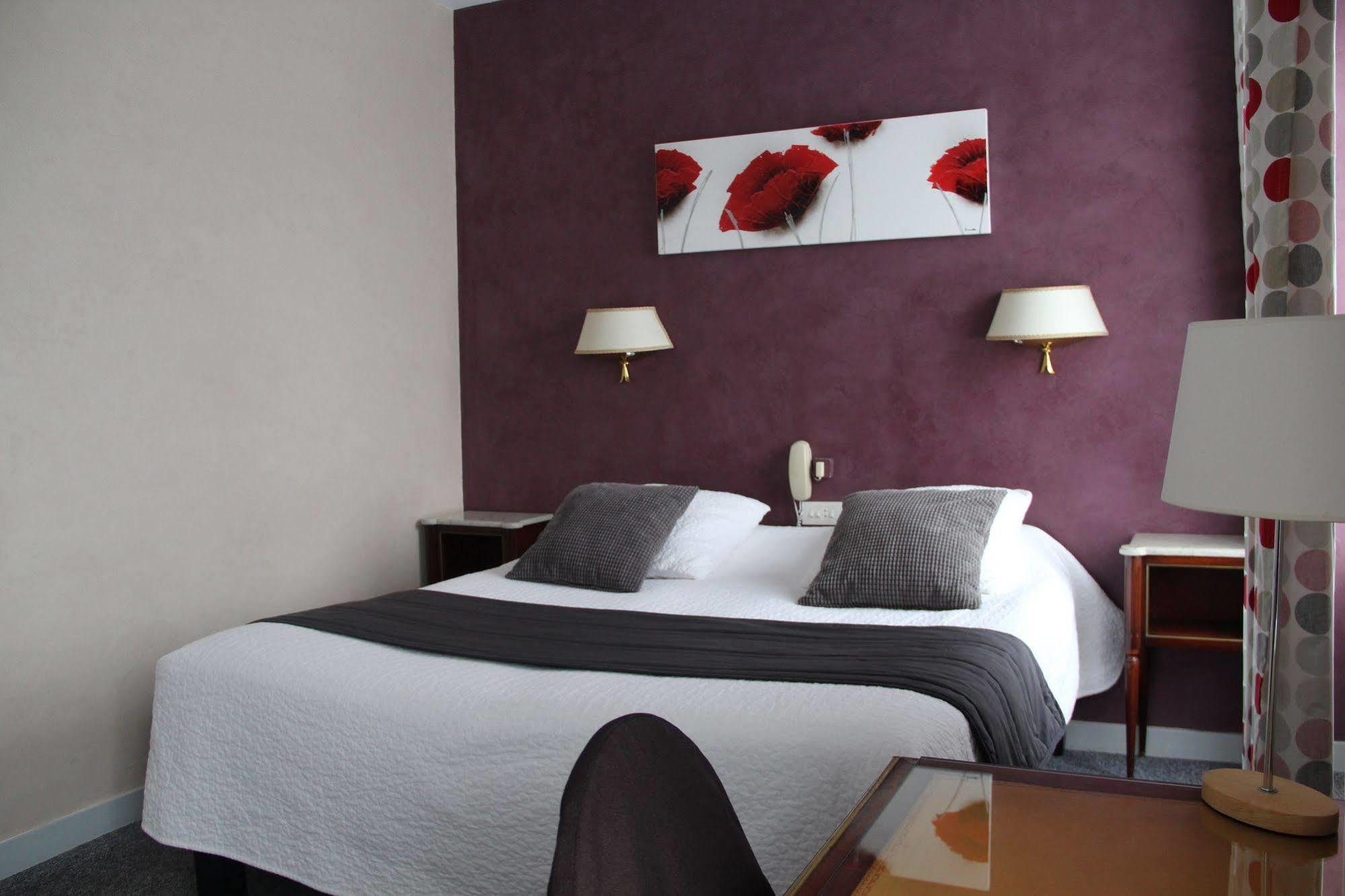 Brit Hotel Le Cygne Saint-Hilaire-du-Harcouët 外观 照片