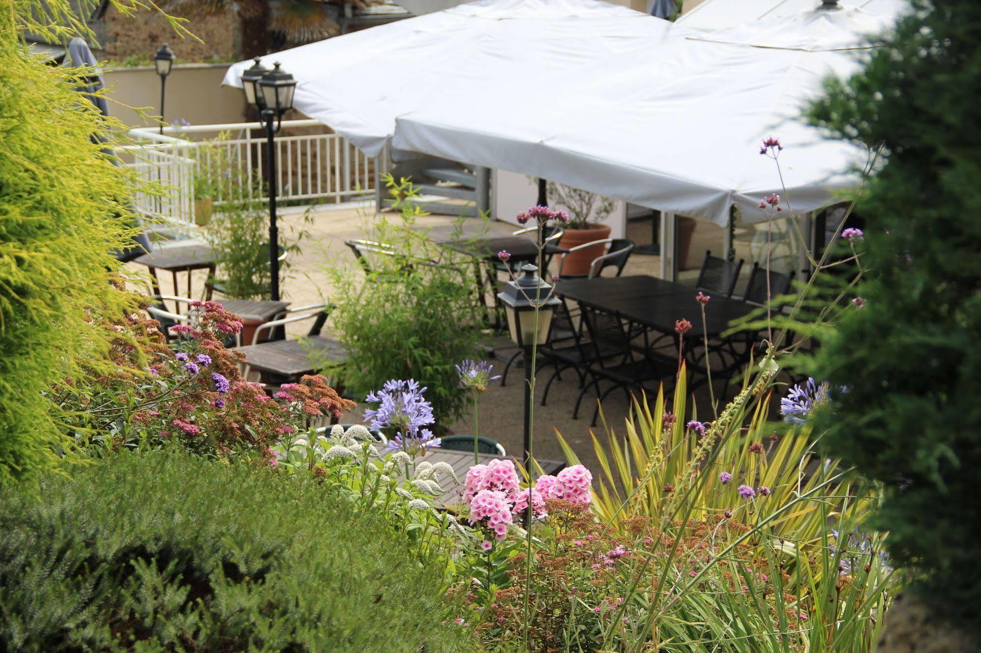 Brit Hotel Le Cygne Saint-Hilaire-du-Harcouët 外观 照片